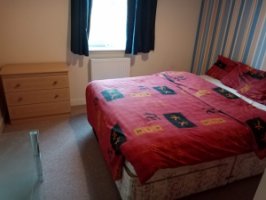 Photo Of Clean double sized furnished spare bedroom in Edinburgh