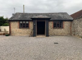 Photo Of Beautiful 1 bedroom flint cottage in Soberton Heath