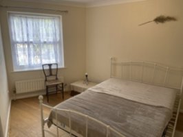 Photo Of Light Double Room with en-suite for rent - Isleworth in Isleworth