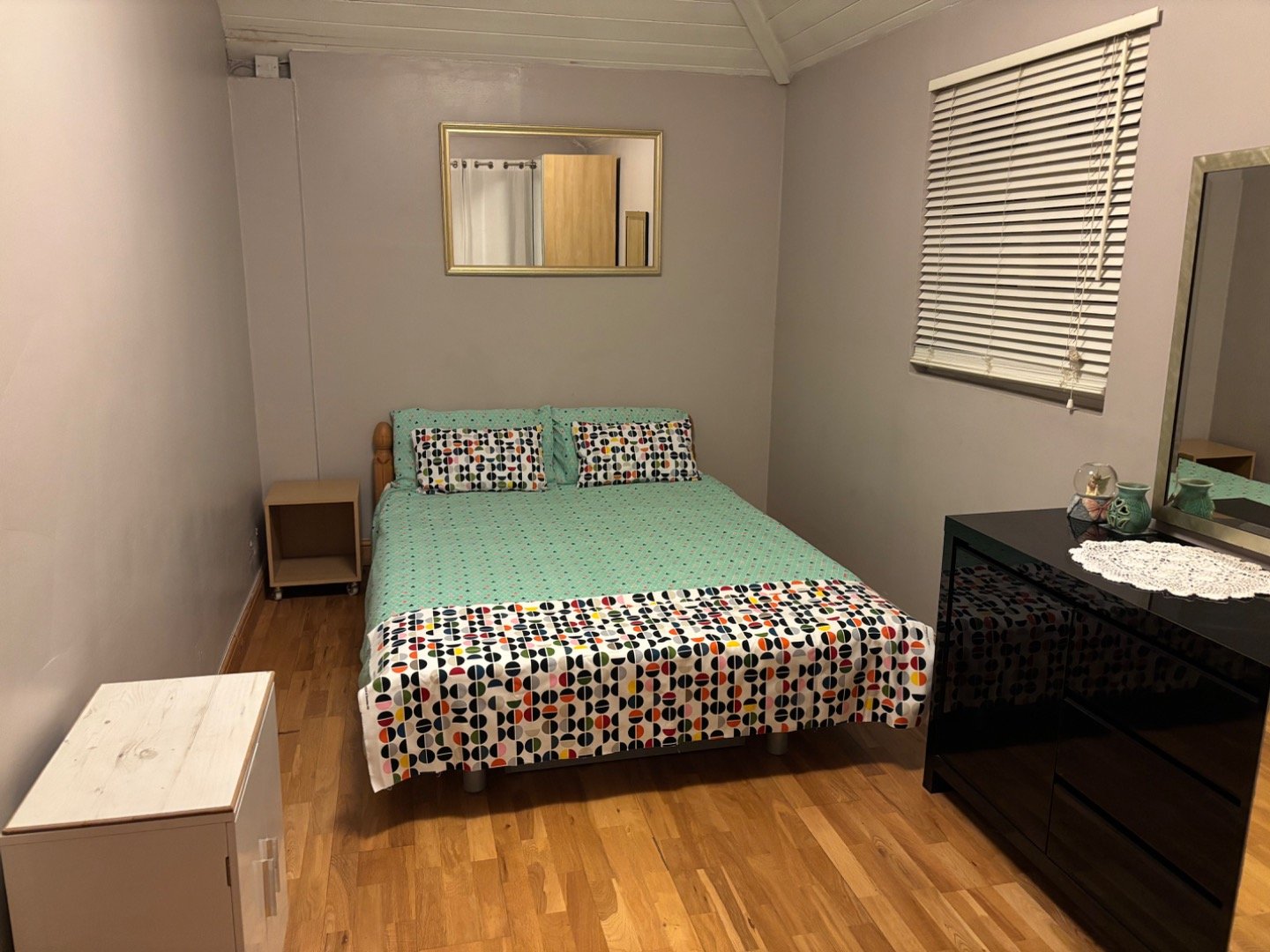 Photo 1 Of DOUBLE ROOM in Spacious House