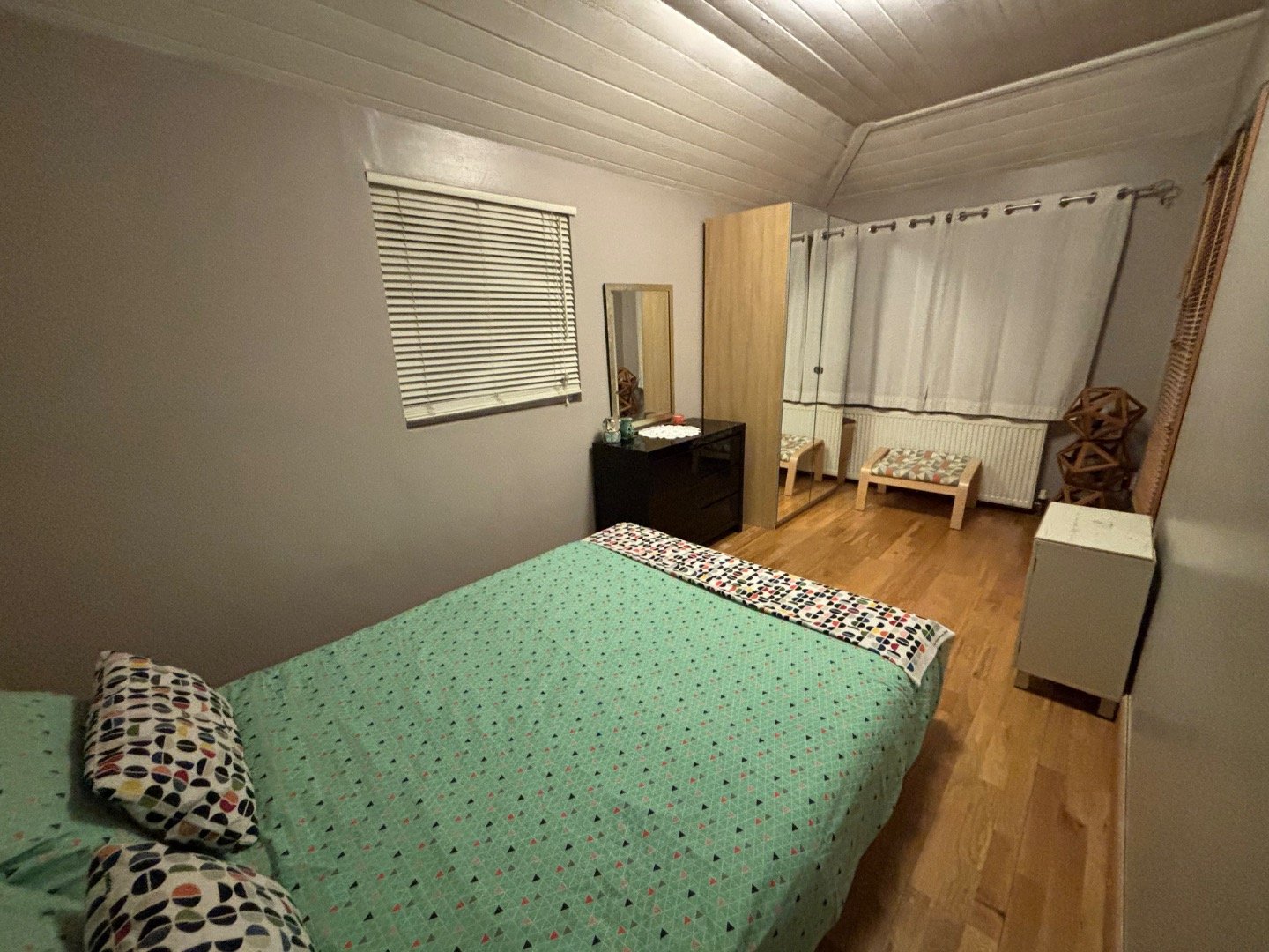 Photo 2 Of DOUBLE ROOM in Spacious House